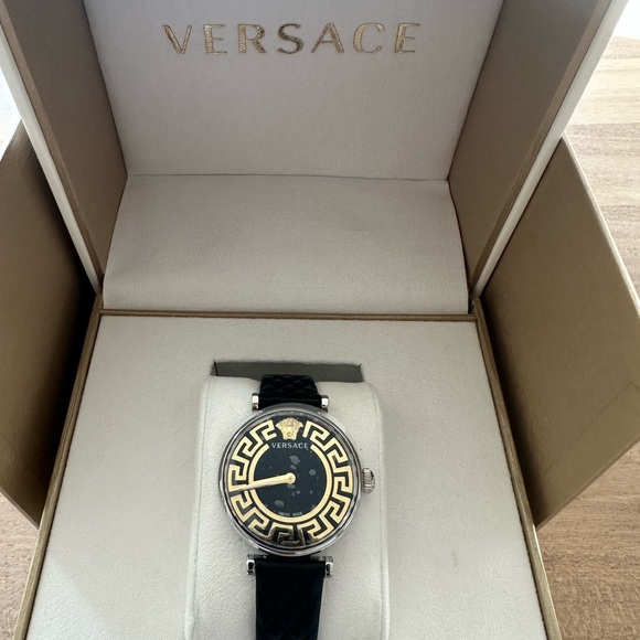 VERSACE
Greca Chic Quartz Black Women's Watch - Picture 6 of 11